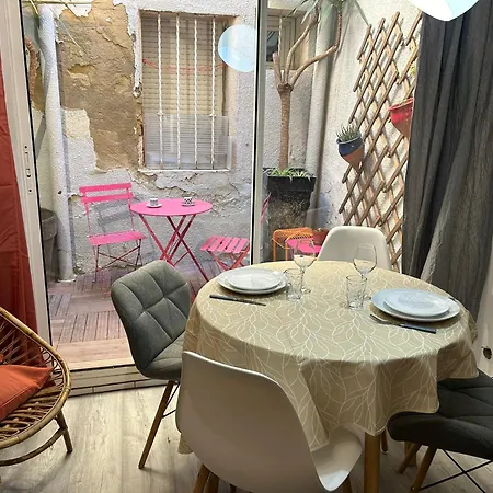 Le Patio De *